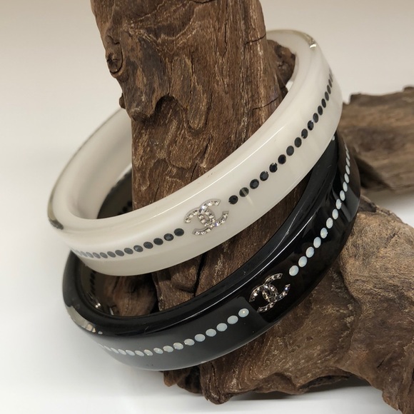 🍒2 CHANEL 1000% AUTHENTIC bangle bracelets. - Picture 12 of 12
